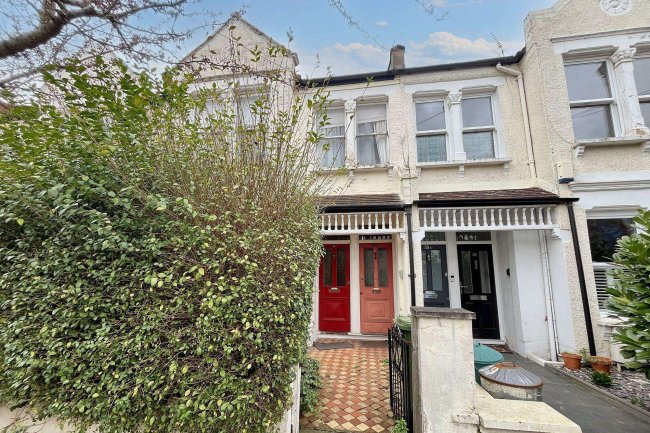 41/41A Astonville Street, London, SW18 5AN 8