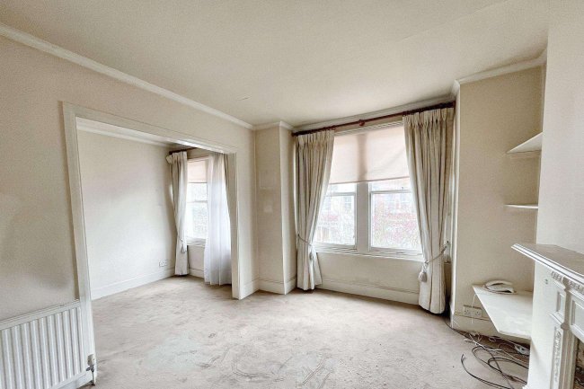 41/41A Astonville Street, London, SW18 5AN 8