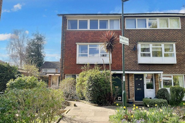 51 Mariner Gardens, Richmond, Surrey, TW10 7UU 5