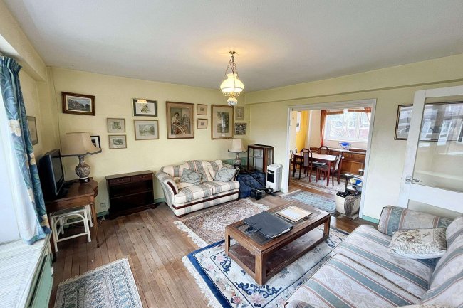 51 Mariner Gardens, Richmond, Surrey, TW10 7UU 5