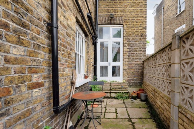 Flat 1, 7 Mercers Road, Holloway London, N19 4PH 6