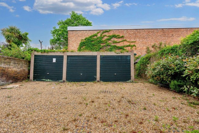 Flat 1, 7 Mercers Road, Holloway London, N19 4PH 6