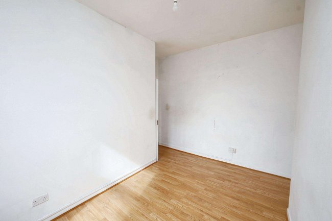 6A and 6B Crescent Road, Plaistow, London E13 0LT 8