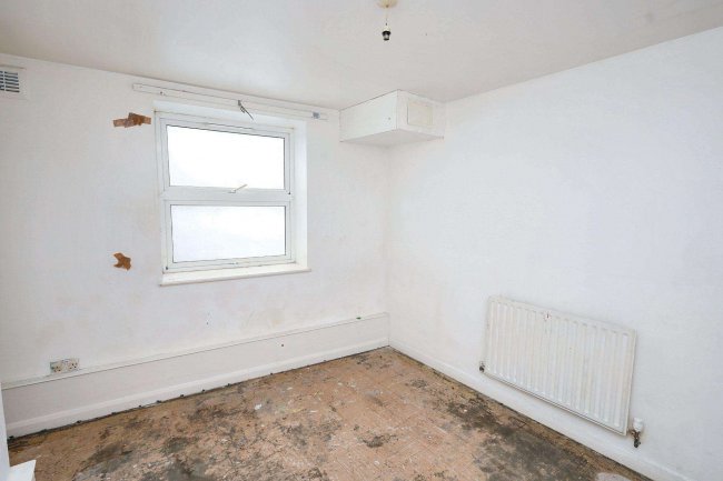 6A and 6B Crescent Road, Plaistow, London E13 0LT 8