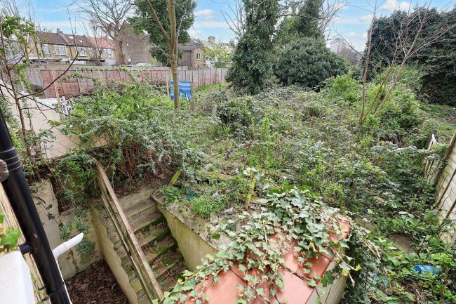 6A and 6B Crescent Road, Plaistow, London E13 0LT 8