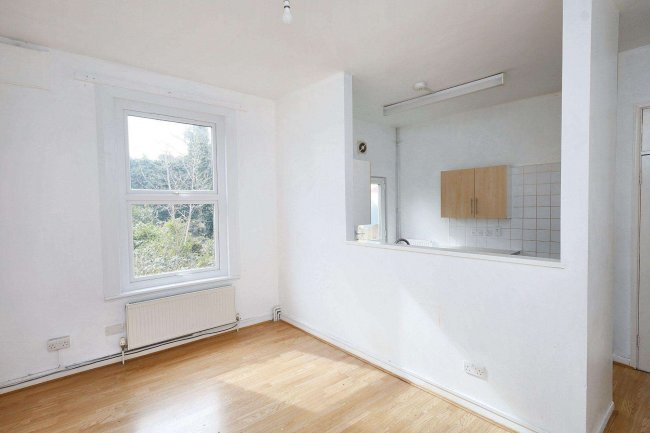 6A and 6B Crescent Road, Plaistow, London E13 0LT 8