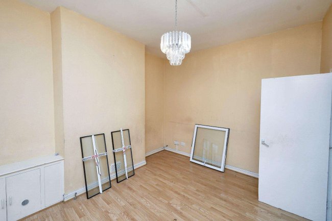 6A and 6B Crescent Road, Plaistow, London E13 0LT 8