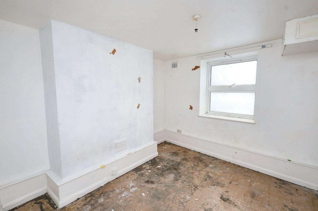 6A and 6B Crescent Road, Plaistow, London E13 0LT 8