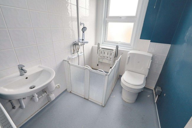 6A and 6B Crescent Road, Plaistow, London E13 0LT 8