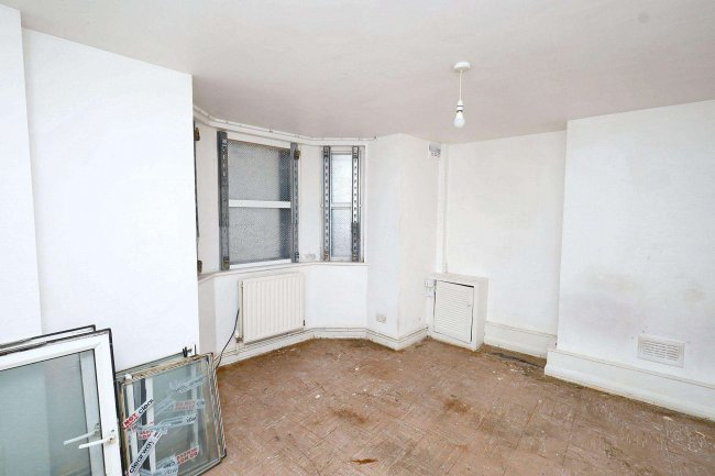 6A and 6B Crescent Road, Plaistow, London E13 0LT 8