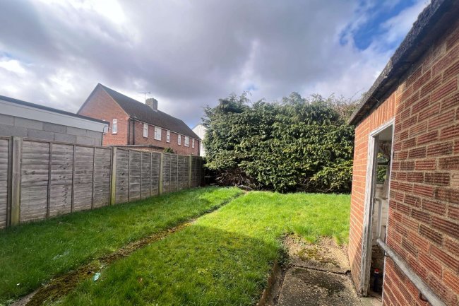 34 Queens Road, Ware, Hertfordshire SG12 7DN 8