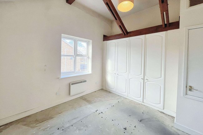 28 Springfield Place, New Malden KT3 3LJ 6