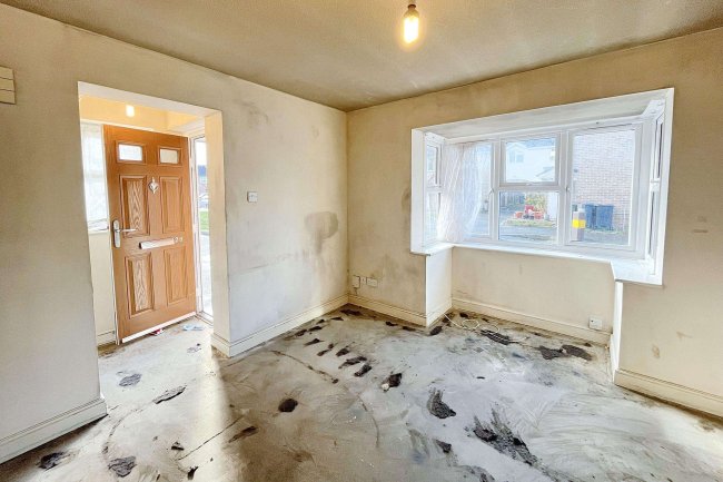 28 Springfield Place, New Malden KT3 3LJ 6