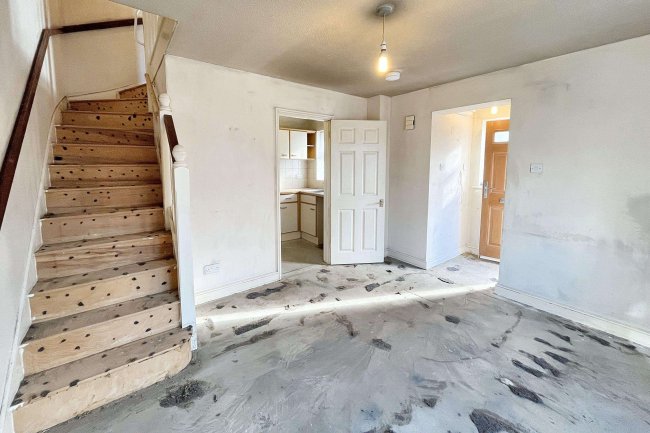 28 Springfield Place, New Malden KT3 3LJ 6