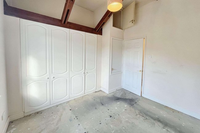 28 Springfield Place, New Malden KT3 3LJ 6