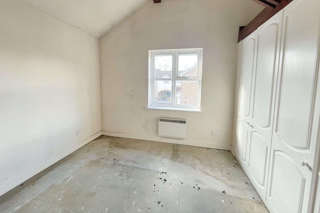 28 Springfield Place, New Malden KT3 3LJ 6