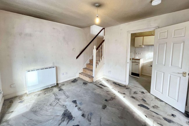 28 Springfield Place, New Malden KT3 3LJ 6