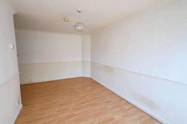 5 Lockhart Close, Ponders End, Enfield EN3 4HH 10