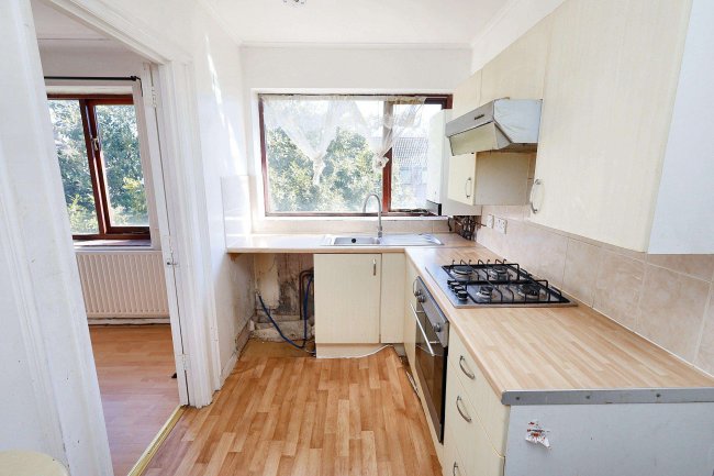 5 Lockhart Close, Ponders End, Enfield EN3 4HH 10