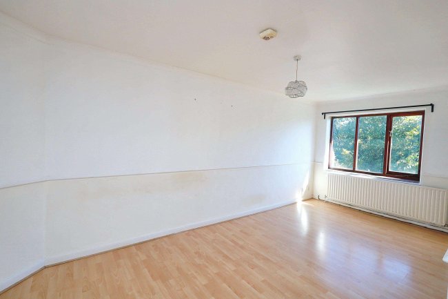 5 Lockhart Close, Ponders End, Enfield EN3 4HH 10