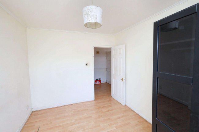 5 Lockhart Close, Ponders End, Enfield EN3 4HH 10