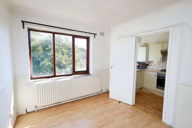 5 Lockhart Close, Ponders End, Enfield EN3 4HH 10