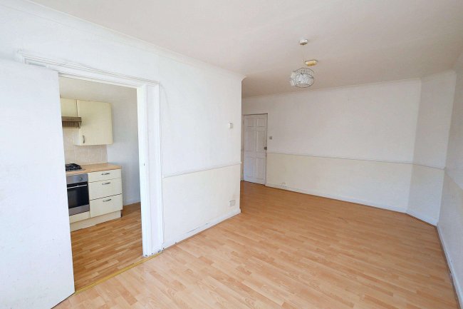 5 Lockhart Close, Ponders End, Enfield EN3 4HH 10