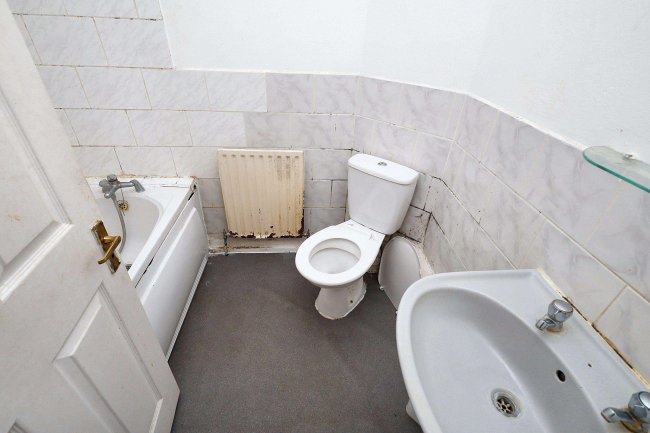 5 Lockhart Close, Ponders End, Enfield EN3 4HH 10