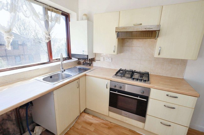 5 Lockhart Close, Ponders End, Enfield EN3 4HH 10