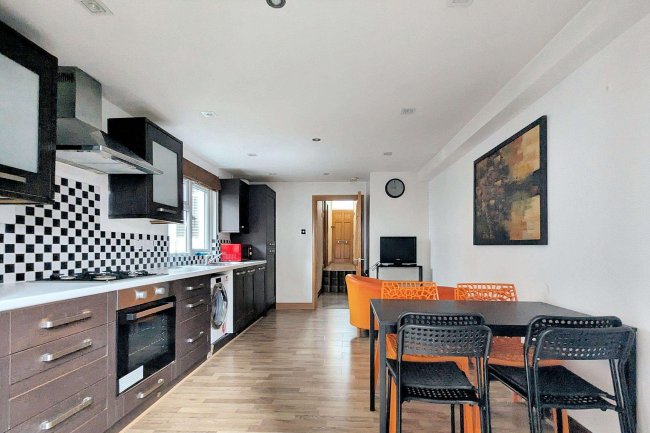 5 Furness Road, Fulham, London, SW6 2LQ 3