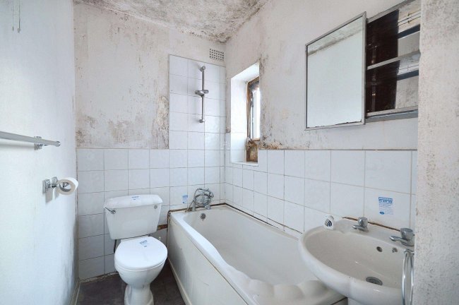 68 Empire Court North End Road Wembley, London, HA9 0AQ 2