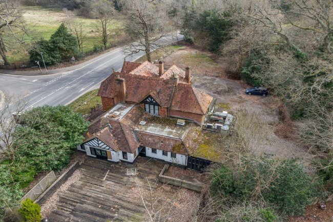 Former Zia Maria/Fizz Bar, London Road, Ascot, Berkshire, SL5 7DL 5