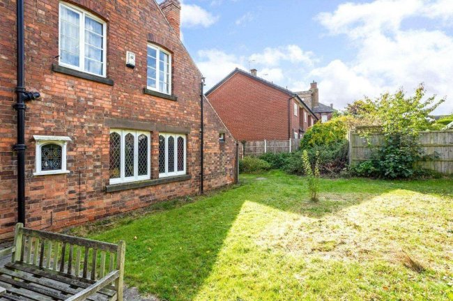 Muskegon, Lime Grove Avenue, Chilwell, Nottingham, NG9 4AR 5