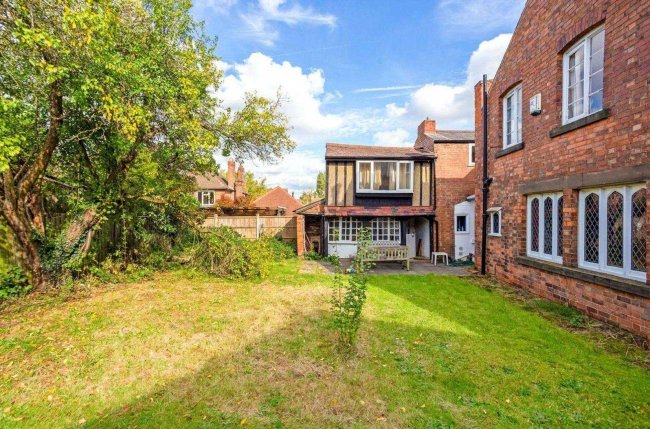 Muskegon, Lime Grove Avenue, Chilwell, Nottingham, NG9 4AR 5