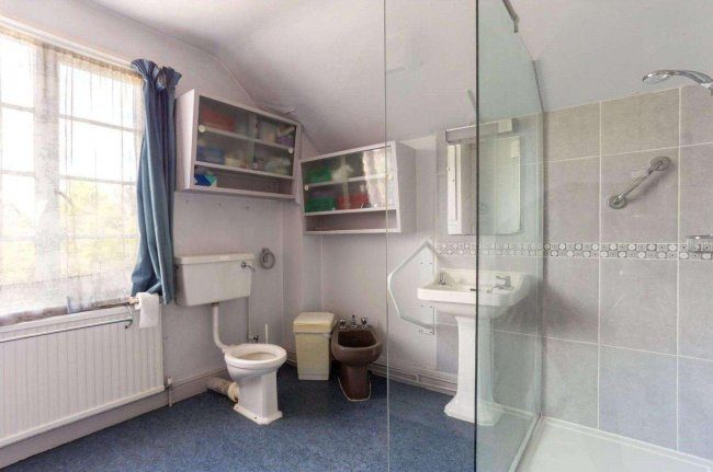 Muskegon, Lime Grove Avenue, Chilwell, Nottingham, NG9 4AR 5