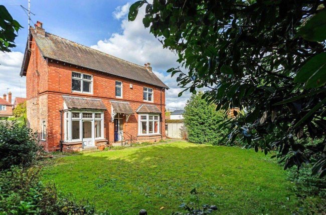 Muskegon, Lime Grove Avenue, Chilwell, Nottingham, NG9 4AR 5