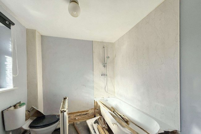 24 South View Terrace, Chilton Moor, Houghton Le Spring, DH4 5NP 5