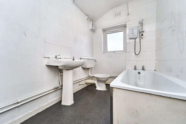 20 Grange Road, Birmingham, West Midlands B10 9QF 5