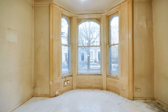 11b Chesterton Road, London W10 5LY 2