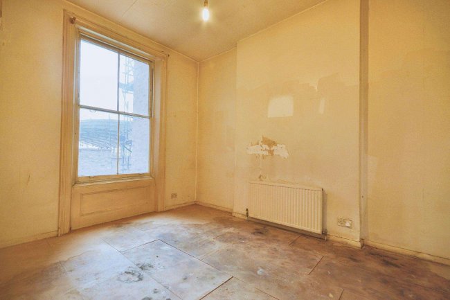 11b Chesterton Road, London W10 5LY 2