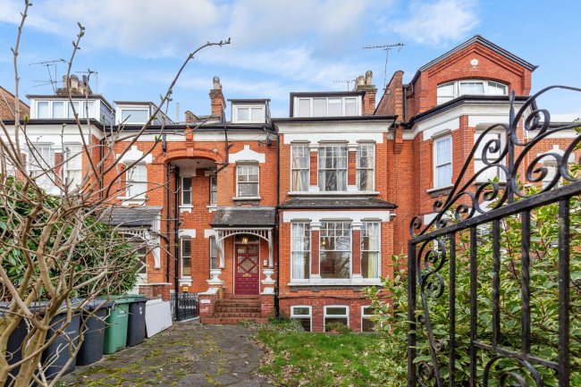5 Coolhurst Road, Crouch End, London, N8 8EP 3