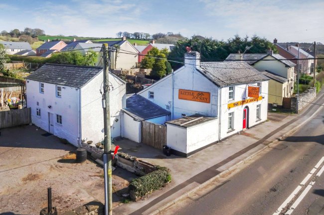 The Little Jockey , Berthon Road, Little Mill, Pontypool, Gwent, NP4 0HL 9