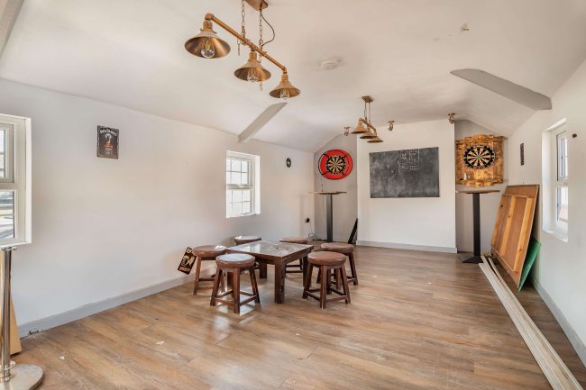 The Little Jockey , Berthon Road, Little Mill, Pontypool, Gwent, NP4 0HL 9