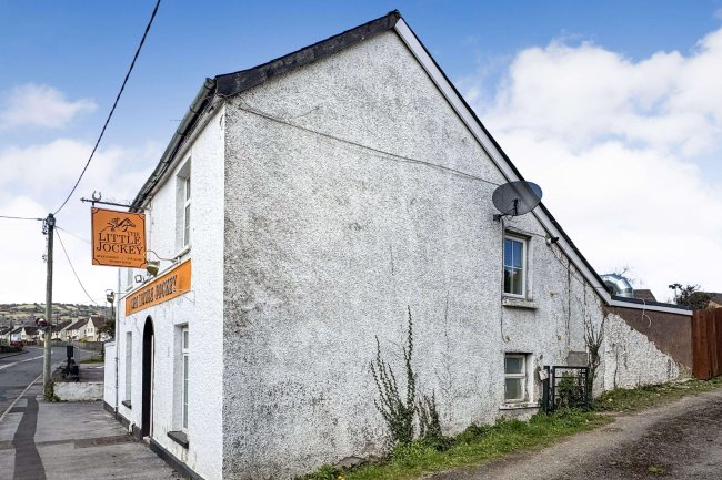 The Little Jockey , Berthon Road, Little Mill, Pontypool, Gwent, NP4 0HL 6