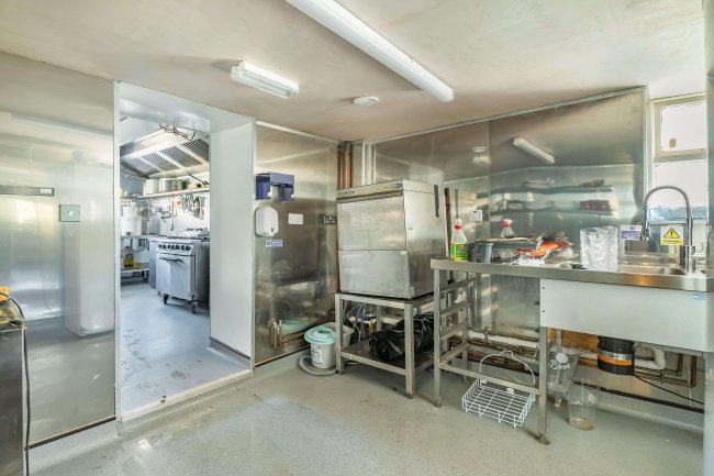 The Little Jockey , Berthon Road, Little Mill, Pontypool, Gwent, NP4 0HL 9