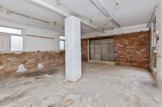 Rear Office at 55 Baker Street, Reading, Berkshire, RG1 7XX 8