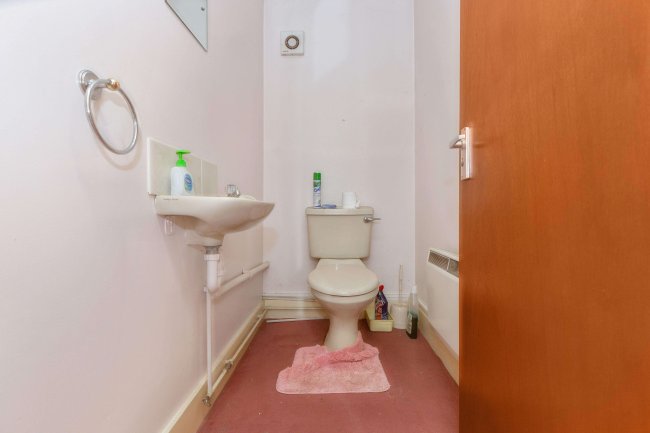 Rear Office at 55 Baker Street, Reading, Berkshire, RG1 7XX 8