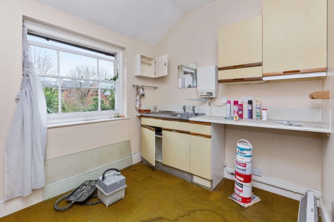 Rear Office at 55 Baker Street, Reading, Berkshire, RG1 7XX 8