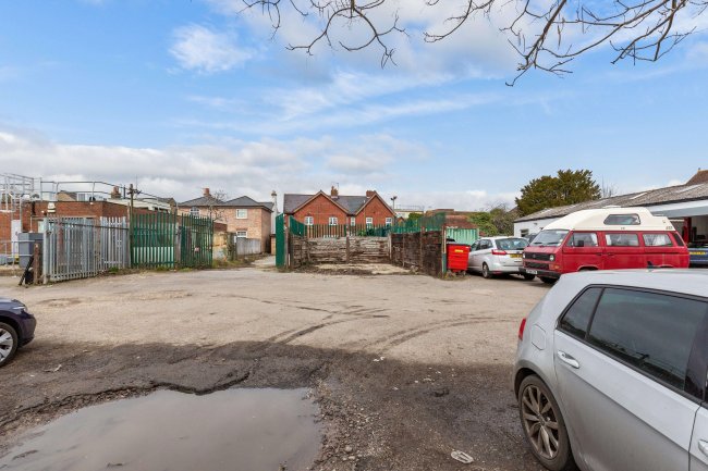 6-8 High St, Theale, Reading, RG7 5AN 9