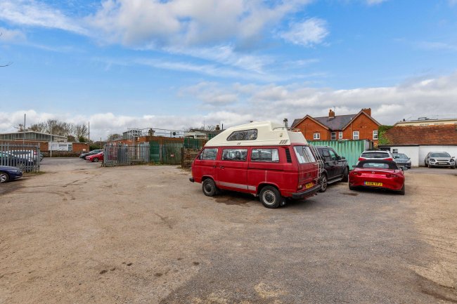 6-8 High St, Theale, Reading, RG7 5AN 9